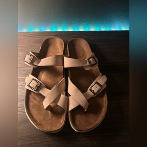 Aeropostale size 10 sandals